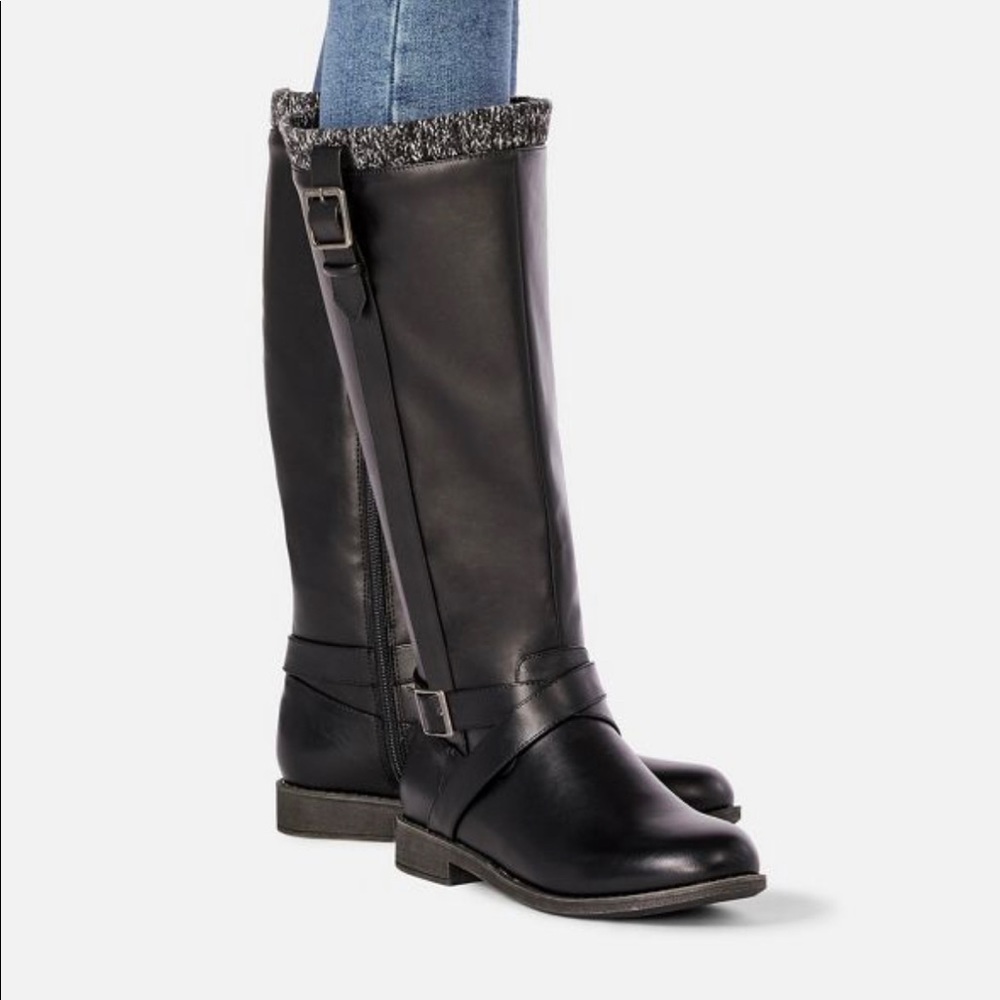 Nacita Flat Boot Size 8